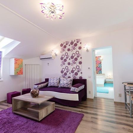 Queen Holiday Apartment Бухарест Екстер'єр фото