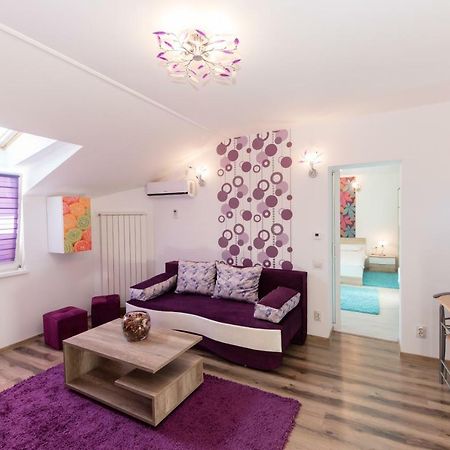 Queen Holiday Apartment Бухарест Екстер'єр фото