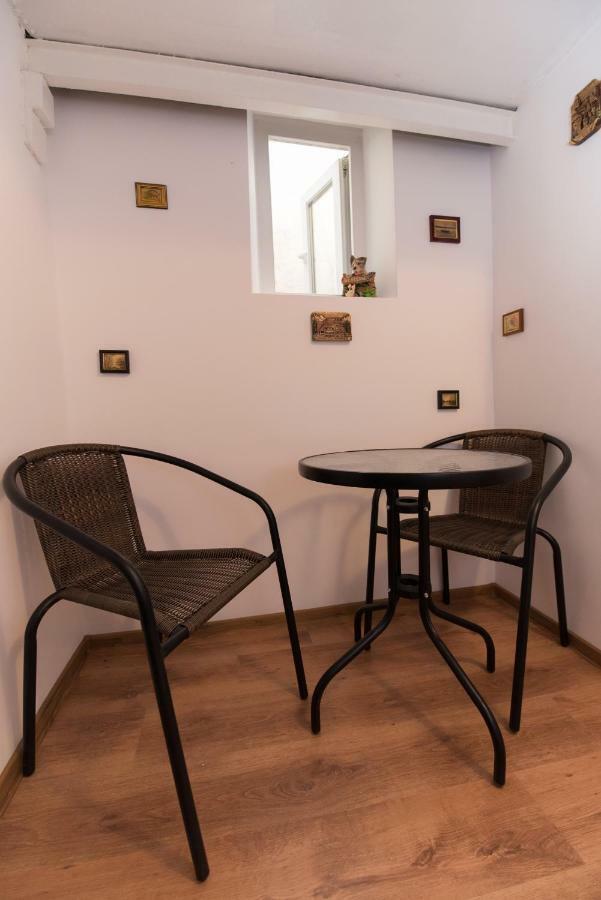 Queen Holiday Apartment Бухарест Екстер'єр фото