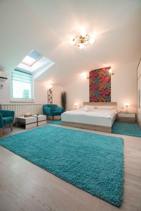 Queen Holiday Apartment Бухарест Екстер'єр фото